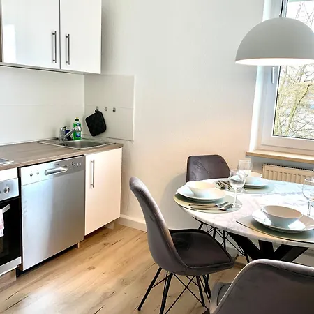 Modern 2-bedroom Near Messe 2-4 Guests Lägenhet