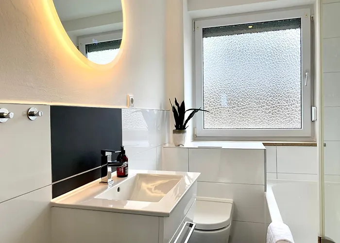 Modern 2-bedroom Near Messe 2-4 Guests *