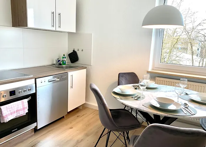 Modern 2-bedroom Near Messe 2-4 Guests Apartamento